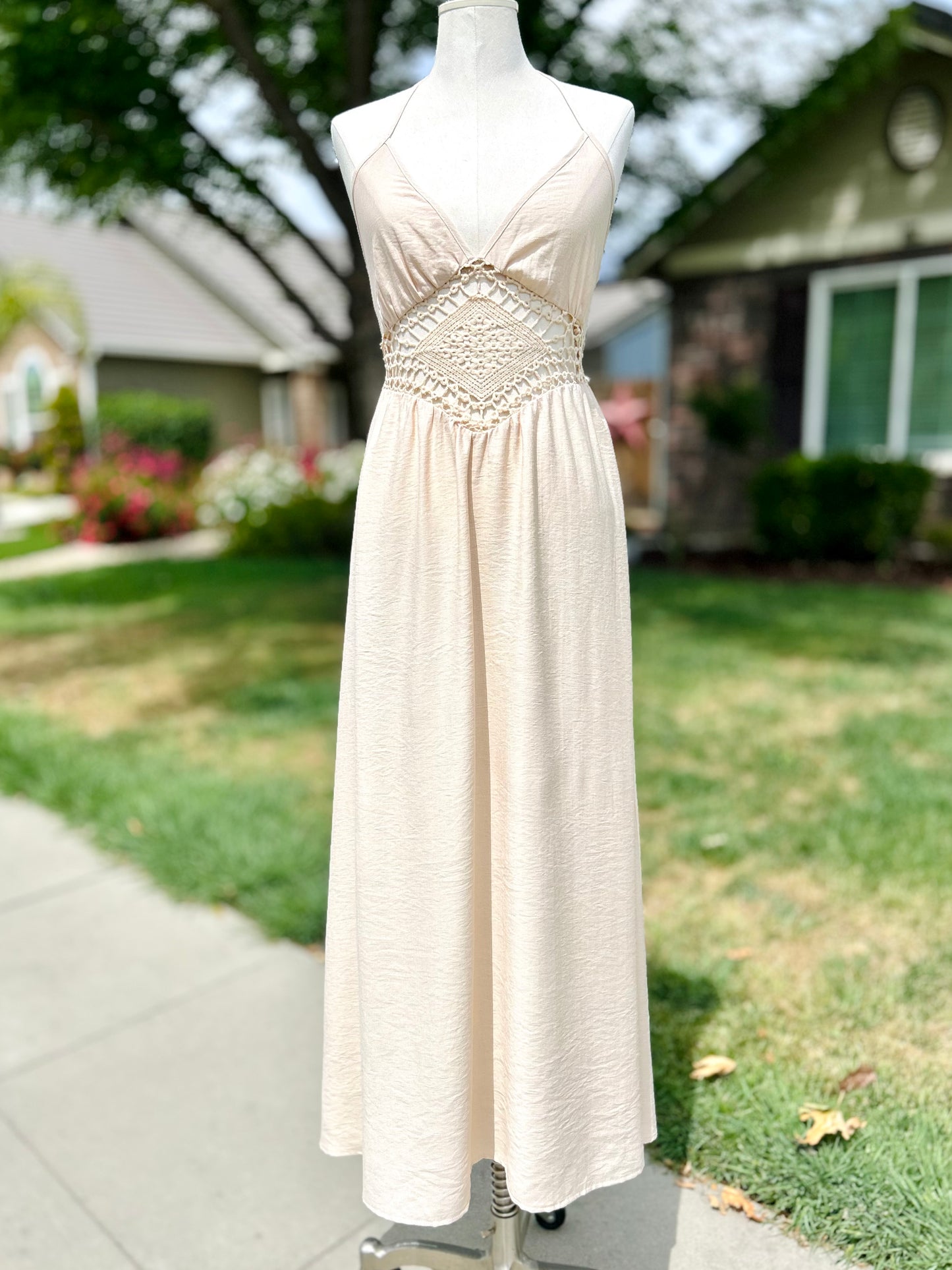 Elara Maxi