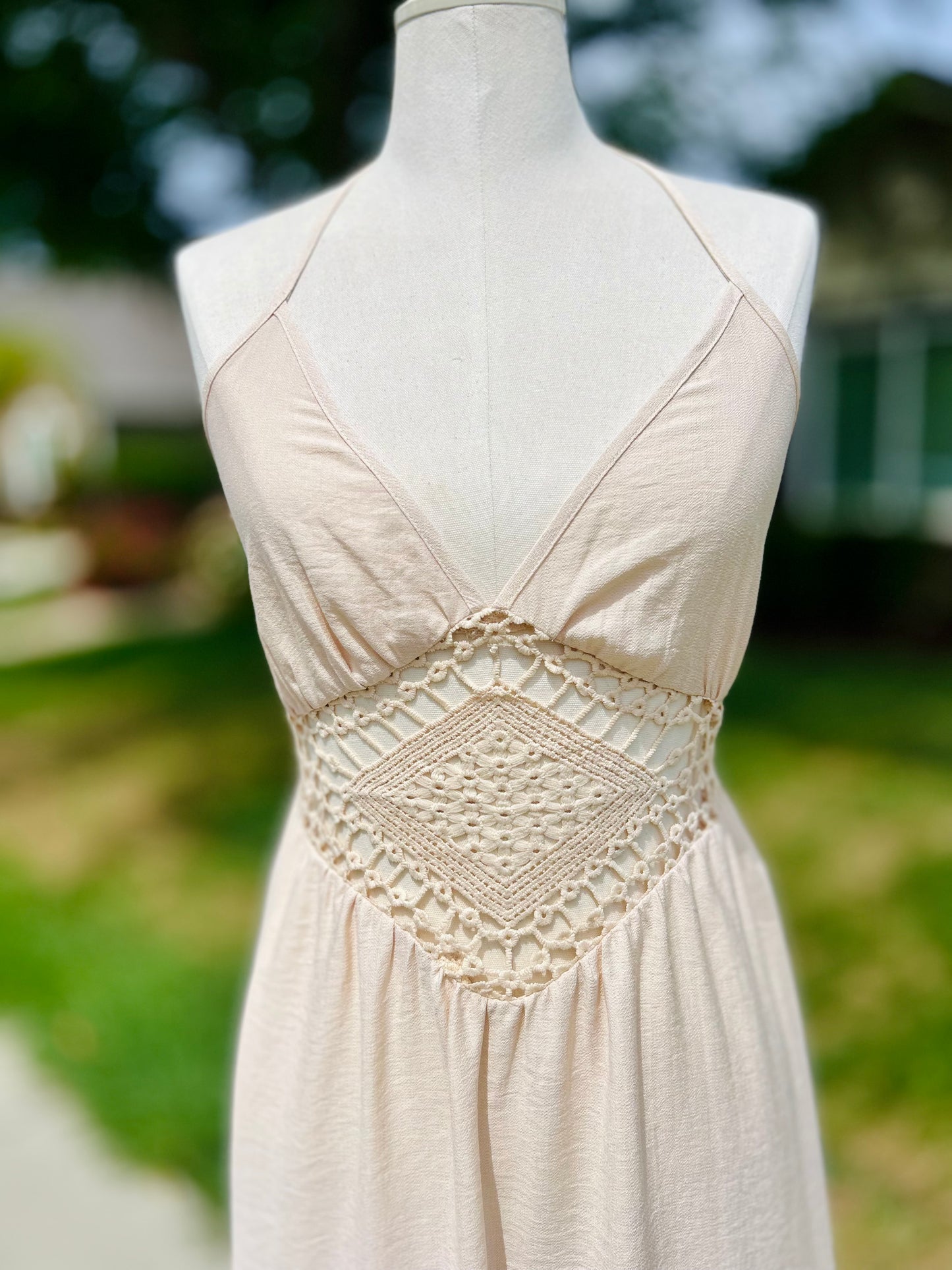 Elara Maxi